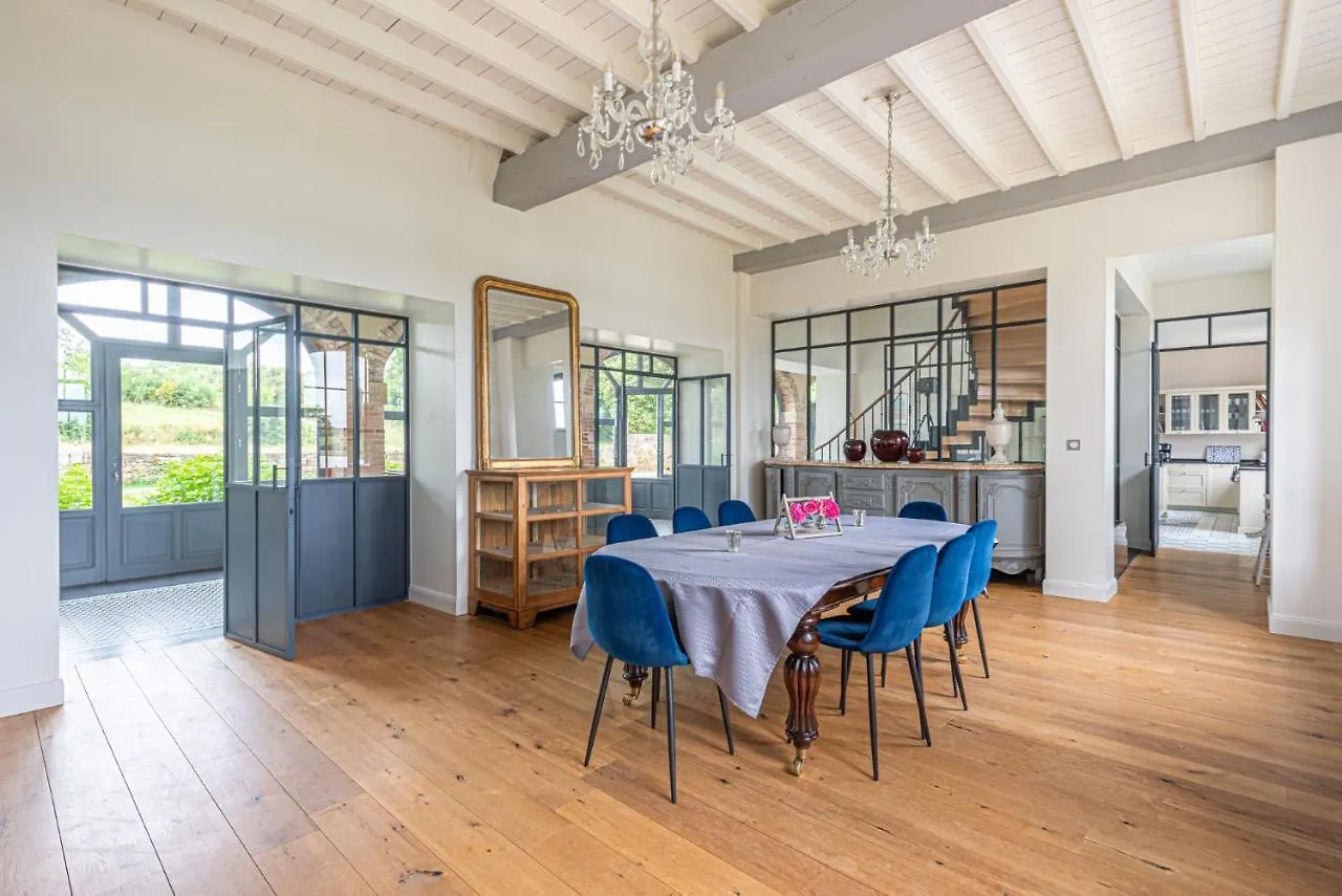 Le Manoir De Plessis Kaer 0*, Crach France