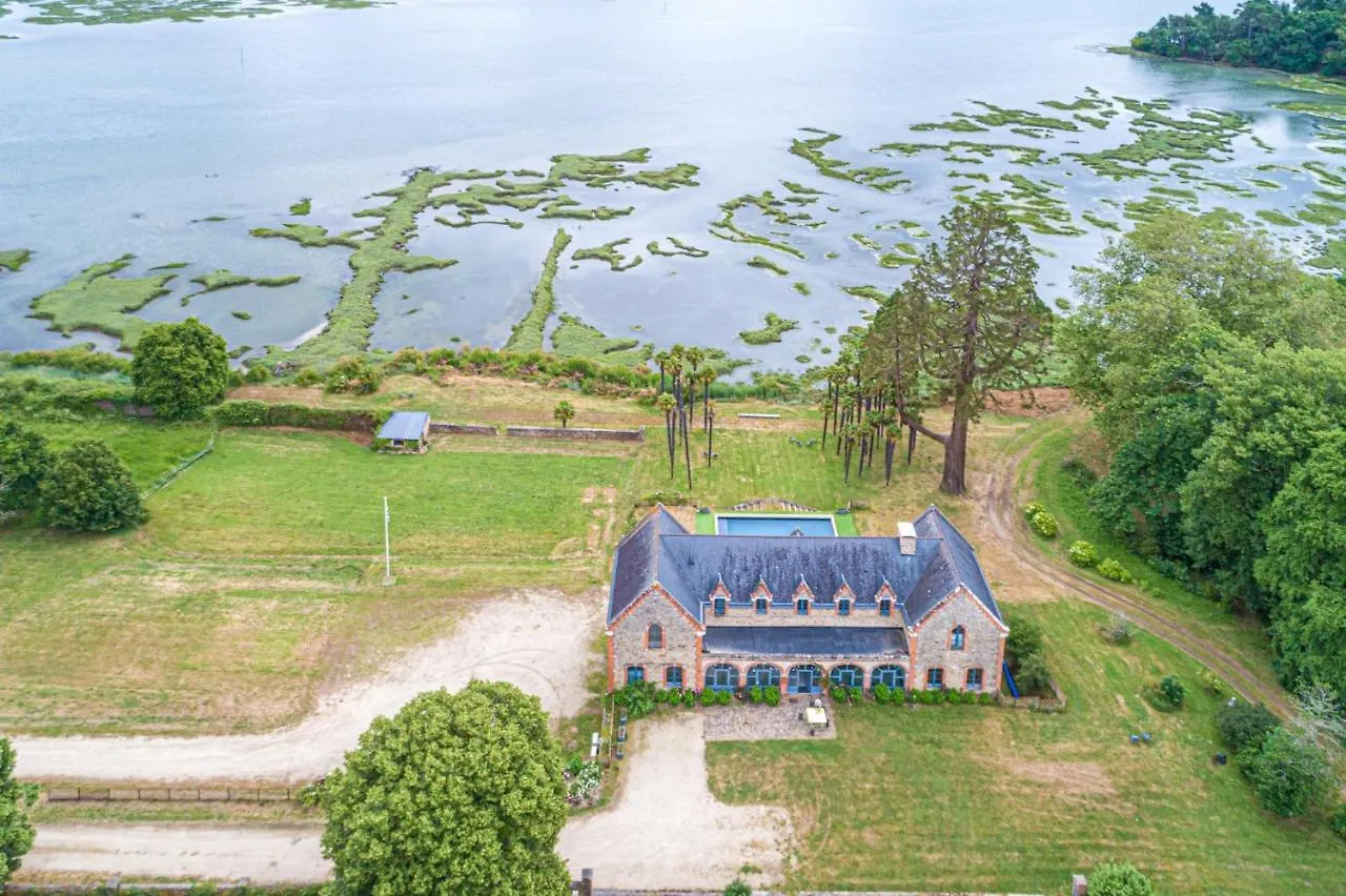 Le Manoir De Plessis Kaer 0*, Crach France